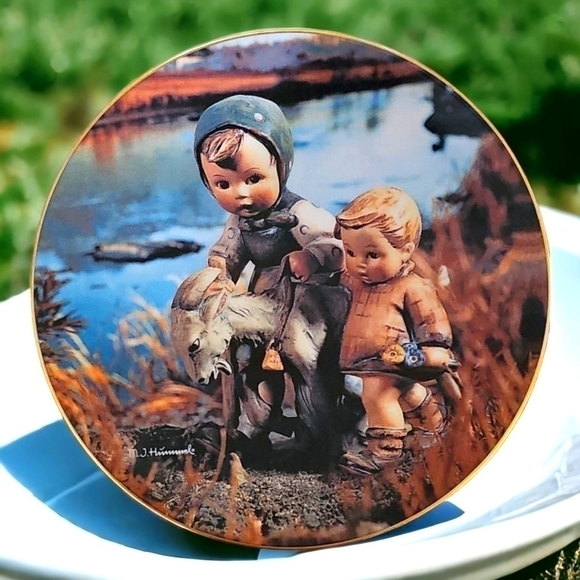MJ Hummel Erntezeit wird in der Collection Gobel porcelain plate 8… - Picture 1 of 8